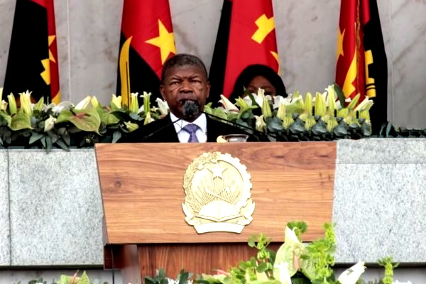 Líder do MPLA promete 